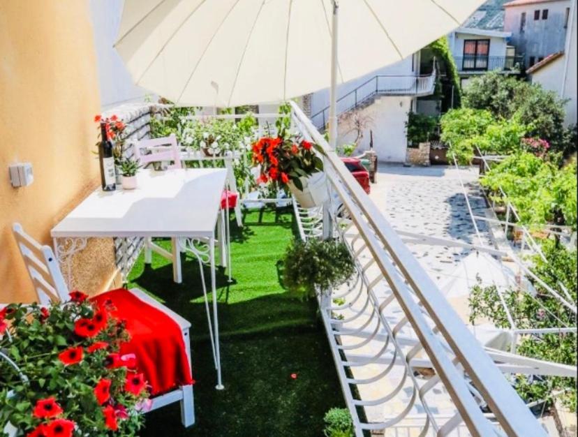 Eco-Friendly Estate I Apart otel Primošten Dış mekan fotoğraf
